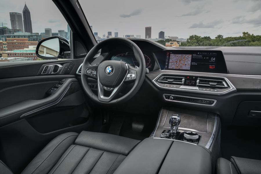 Интерьер BMW X5 xDrive40i (G05) 2018 года  (NA) (фото 16 из 36)